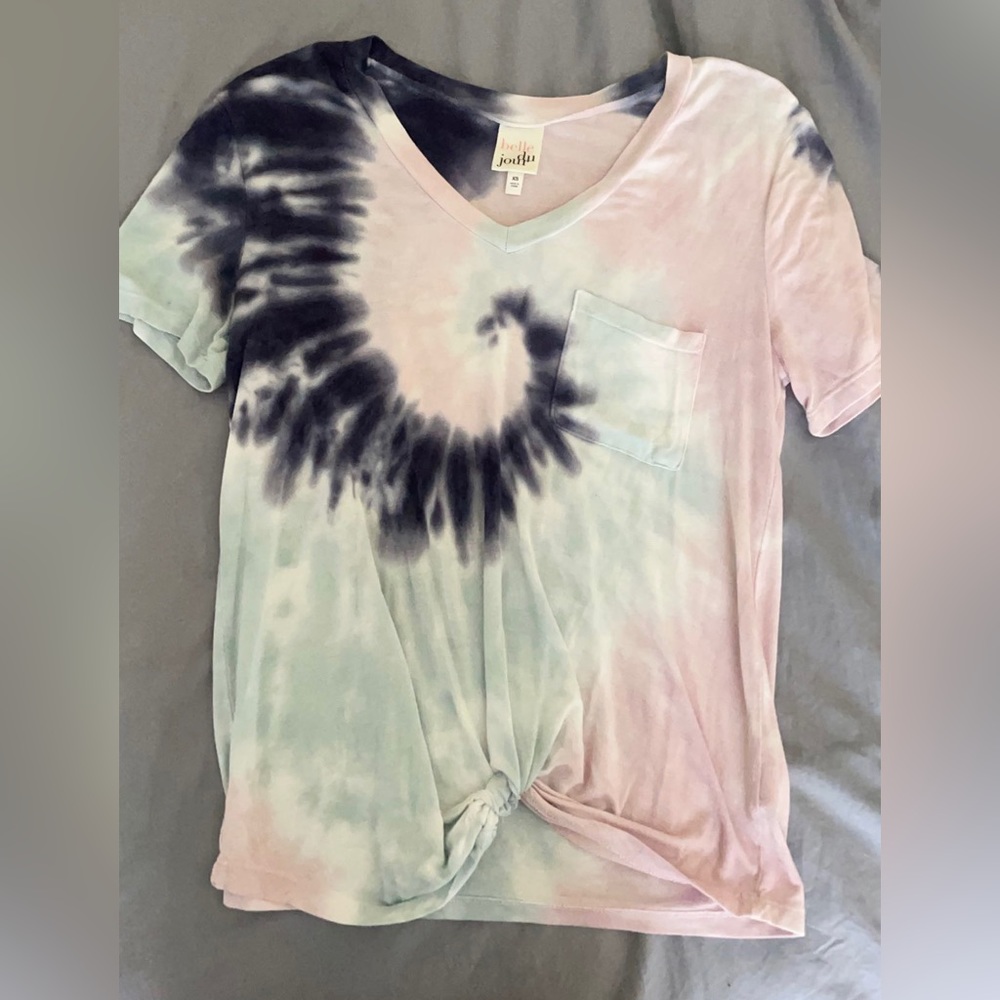 Belle Du Jour XS, V-neck, tie dye T shirt!